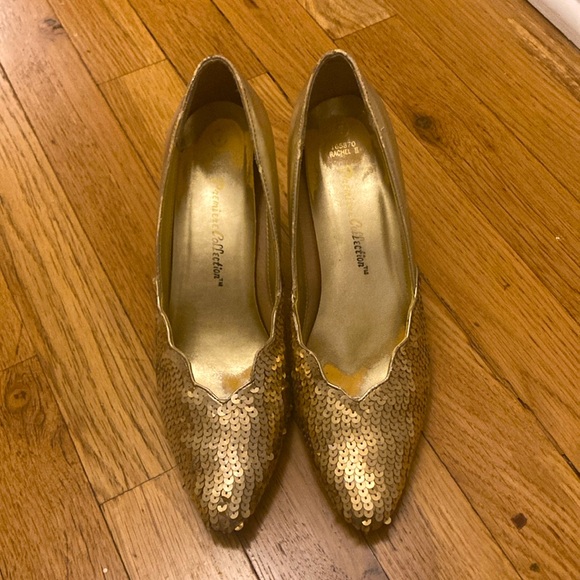 Gorgeous Vintage Gold Sequined Heels - Picture 1 of 4
